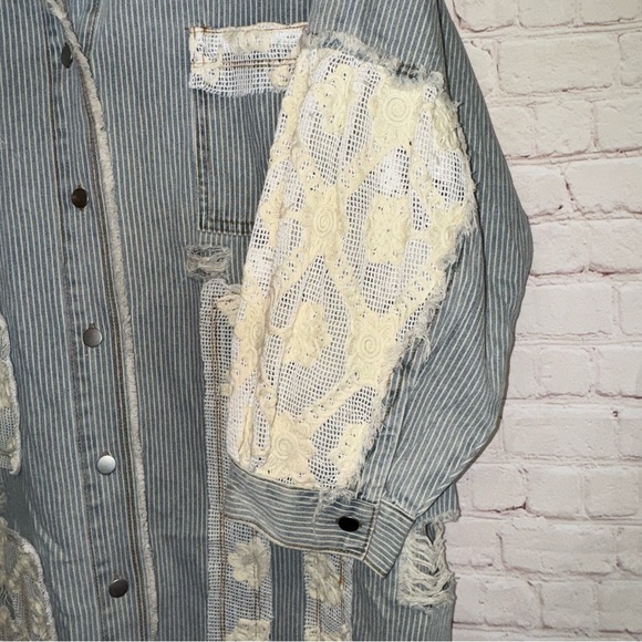 POL Lace & Crochet Patch Relaxed Fit Striped Denim Shacket, Size Medium - Picture 10 of 16